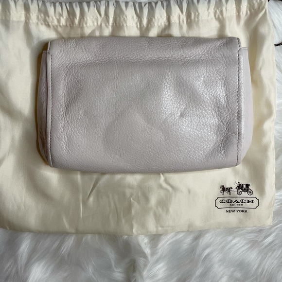 Coach Crossbody White smooth leather bag - Picture 3 of 5